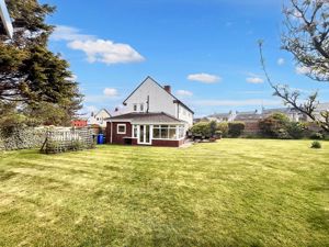 Side garden- click for photo gallery